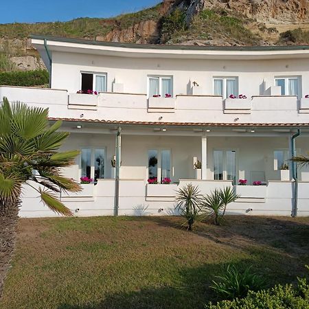 Borgo Di Riaci Beach Resort Санта-Доменіка Екстер'єр фото